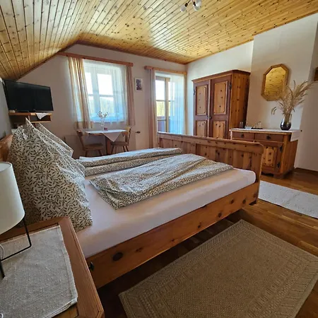 Biohof Poinsitgut * Mariapfarr